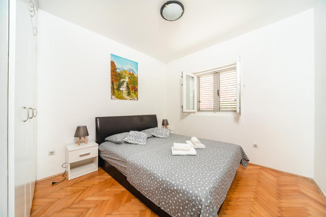 Apartment Matea Котор Екстериор снимка